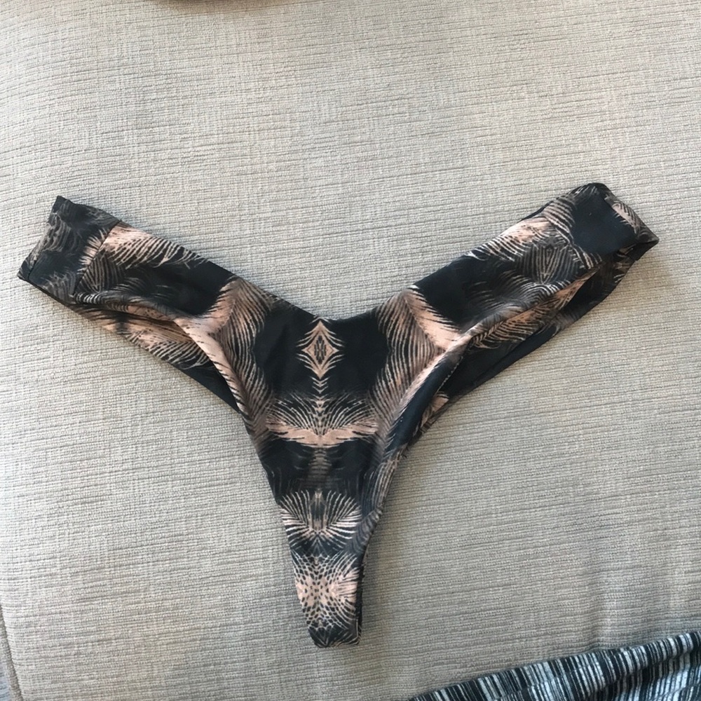 Tavik swum BOTTOM